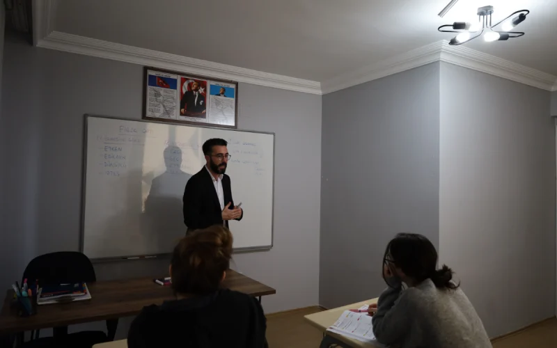 Üniversite Hazırlık Kursu: Başarıya Giden Yolda Doğru Adımlar